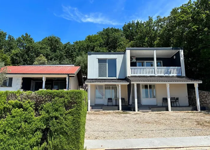 Bosnjak * Стариград-Пакленица